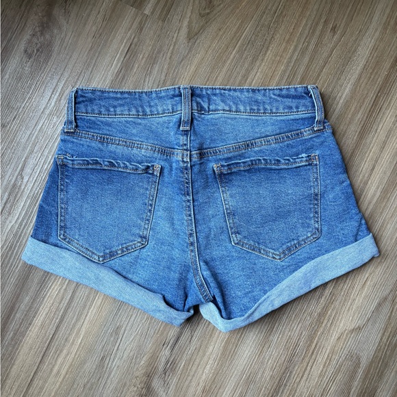 Juniors mid-rise shorts - Picture 2 of 3